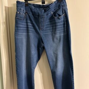 Pull-on denim capris
